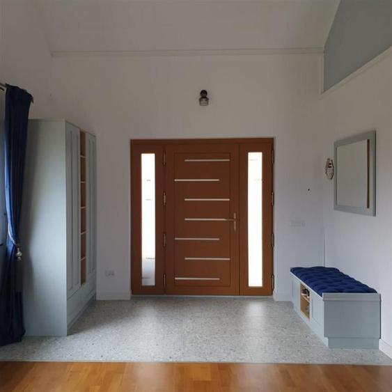 Casă individuală cu 6 camere cu Teren 3000 Mp în Văleni-Stânișoara