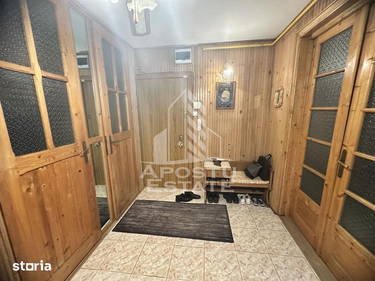 Apartament cu 3 camere în Girocului