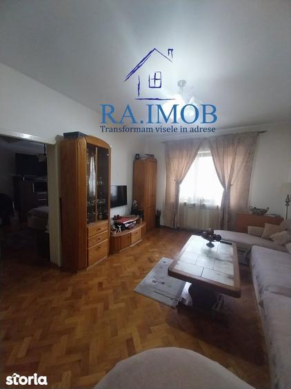 Apartament cu 3 camere decomandat în Ultracentral