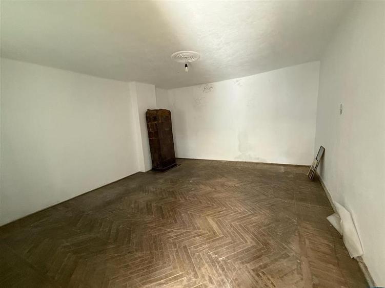 Casă cu 3 camere cu Teren 600 Mp în Central