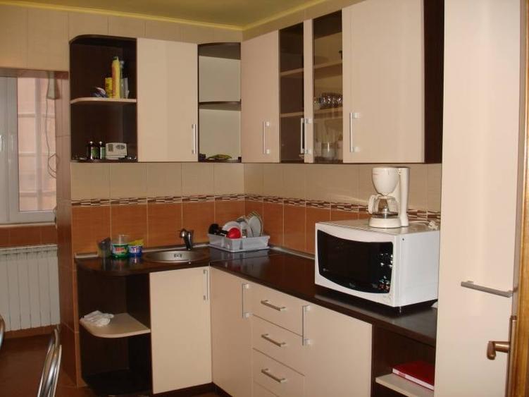 Apartament cu 3 camere decomandat în Decebal