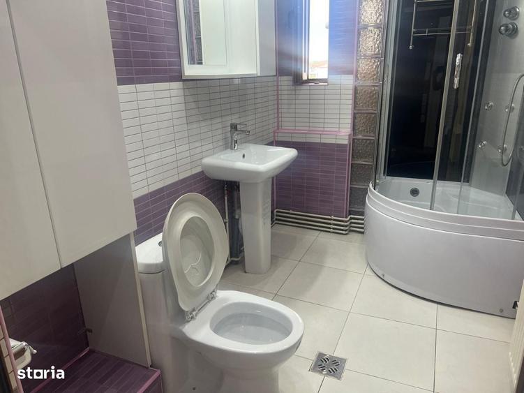 Apartament cu 3 camere decomandat în Micro 3