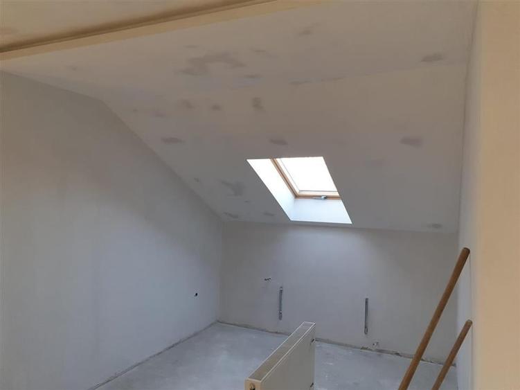 Casă individuală cu 5 camere cu Teren 1480 Mp în Biharia