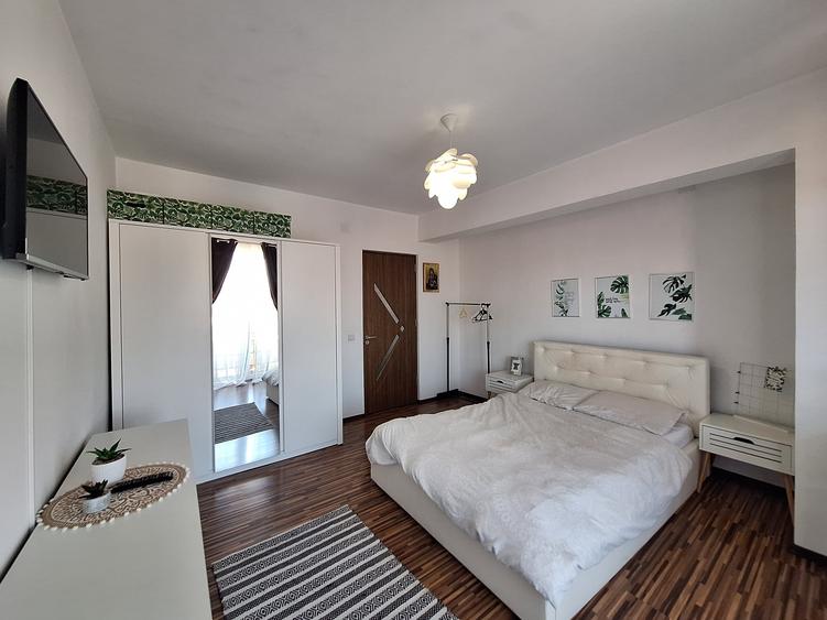 Apartament cu 3 camere semidecomandat, mobilat în Florești — fotografia 2