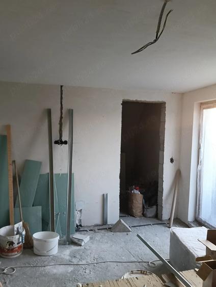 Casă cu Teren 1400 Mp în Luna