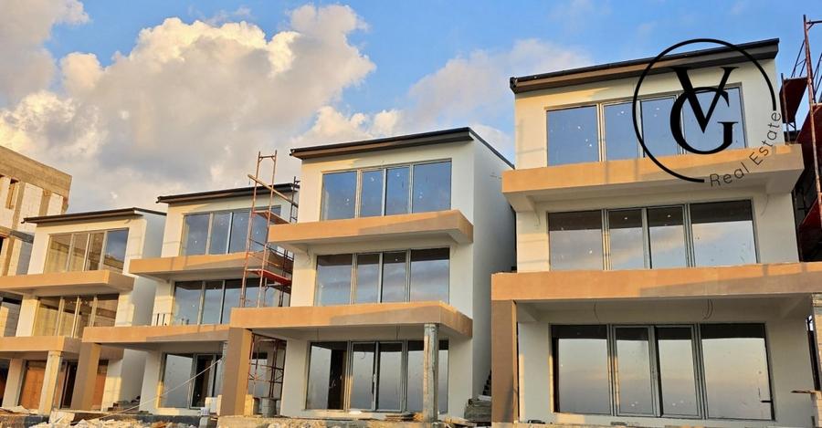 Casă individuală cu 7 camere cu Canalizare în Ovidiu