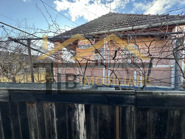Casă cu 4 camere cu Canalizare în Râciu