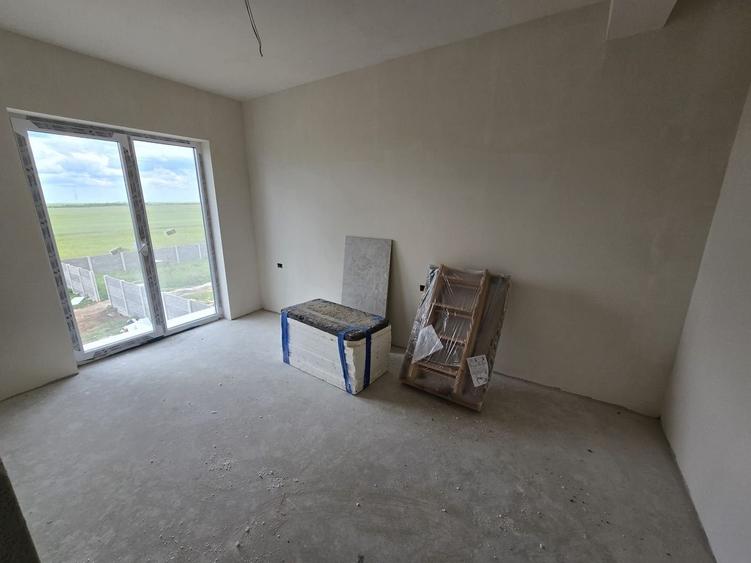 Duplex cu 4 camere cu Canalizare în Sânandrei