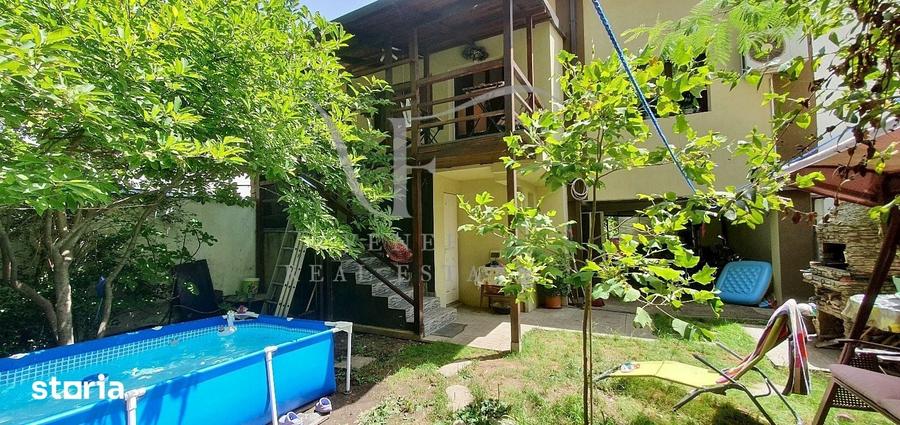 Casă cu 8 camere cu Teren 328 Mp în Dristor