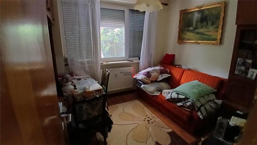 Apartament cu 3 camere semidecomandat în Vatra Luminoasă