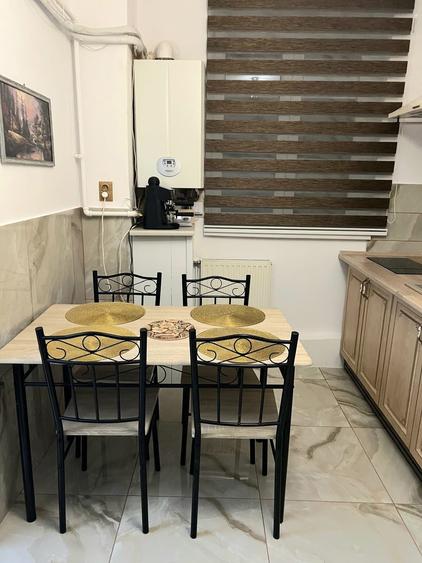 Apartament cu 3 camere decomandat în Centrul Istoric