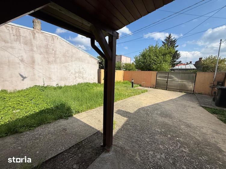 Casă cu 5 camere cu Teren 650 Mp în Chiajna