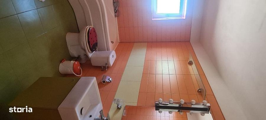Casă cu 4 camere în Ghercești
