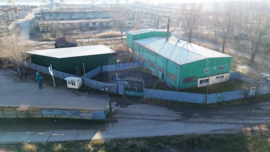 Spațiu industrial, de 600 mp, în Port