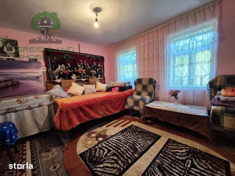 Casă cu 5 camere cu Teren 3024 Mp în Popricani