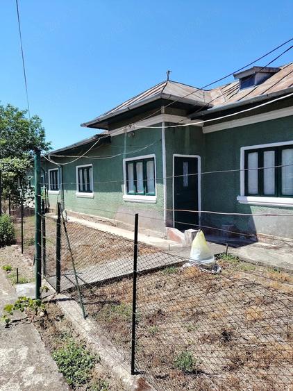 Casă cu 4 camere cu Teren 625 Mp în Central