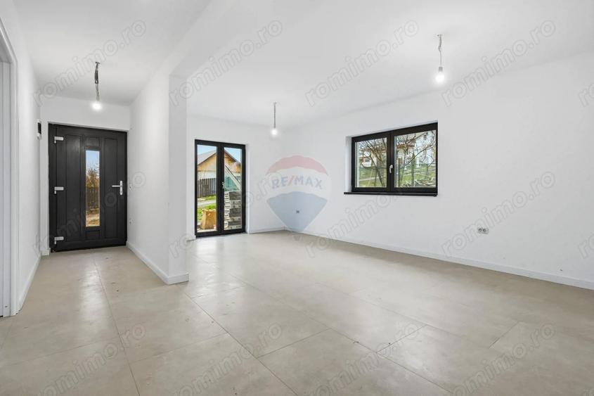 Casă cu 3 camere cu Teren 400 Mp în Tomești
