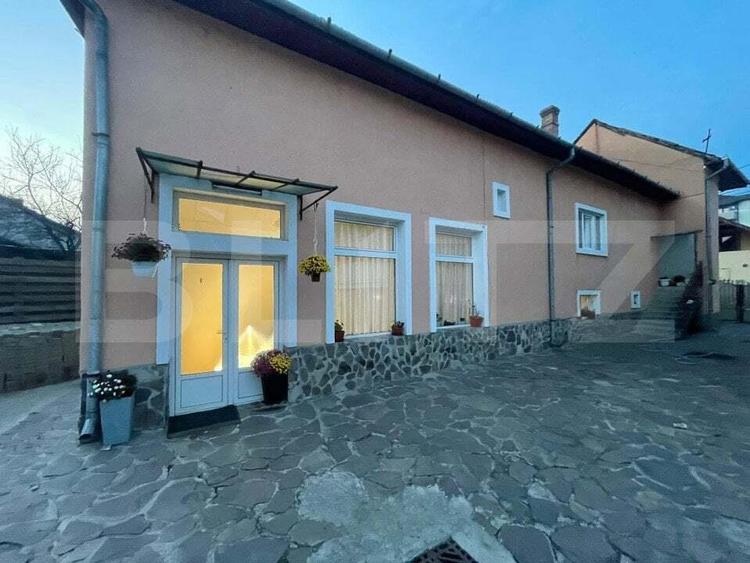 Casă cu 6 camere cu Teren 516 Mp în Central