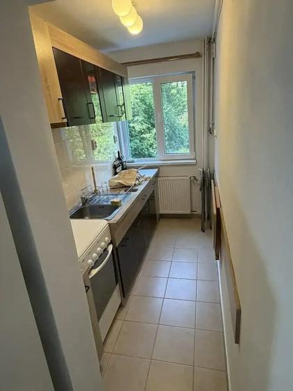 Apartament cu 3 camere semidecomandat în Exterior Vest