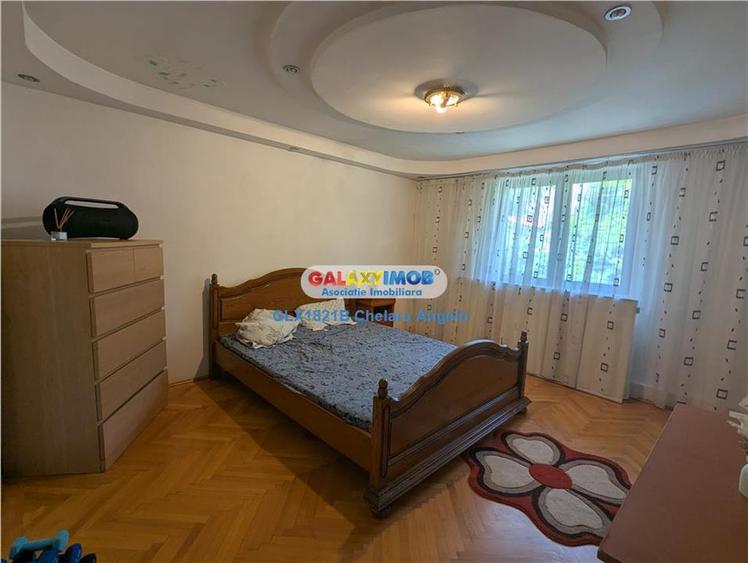 Casă cu 5 camere cu Garaj în Șoseaua Nordului
