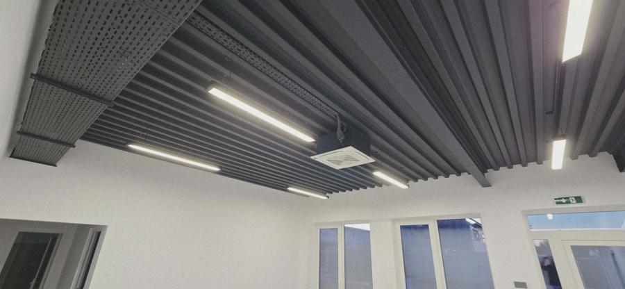 Spațiu industrial, de 380.07000732422 mp, în Centura