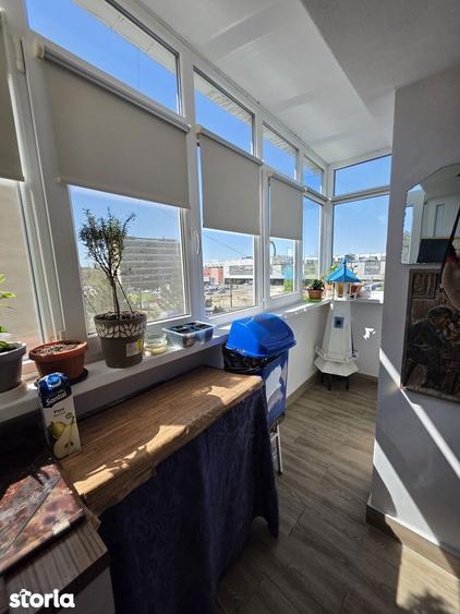 Apartament cu 4 camere decomandat în Calea București