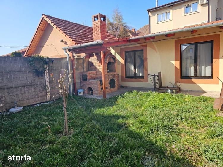 Casă cu 7 camere cu Teren 350 Mp în Central
