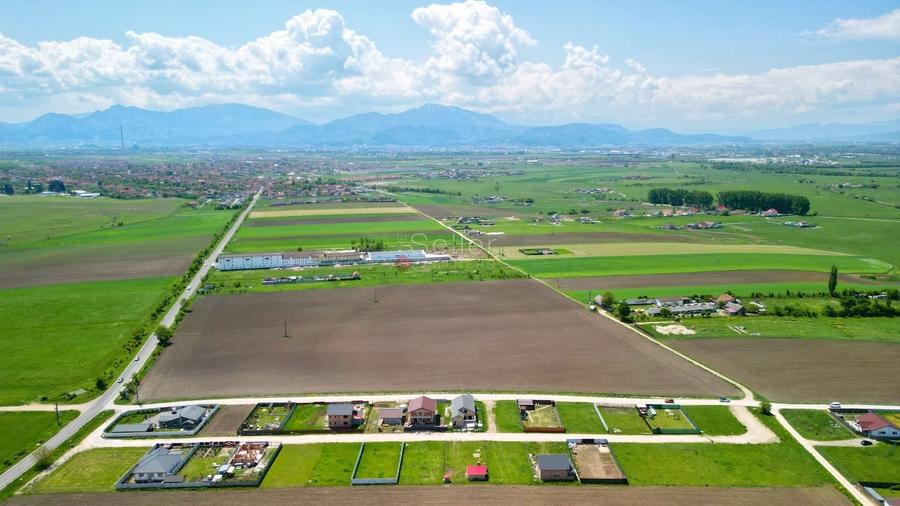 Teren Construcții intravilan de 31800 mp, în Sânpetru