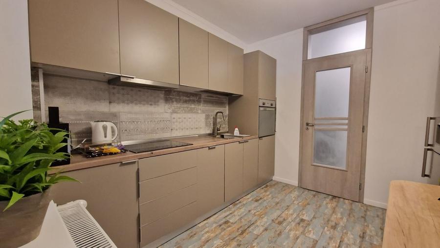 Apartament cu 2 camere decomandat, mobilat în Tei