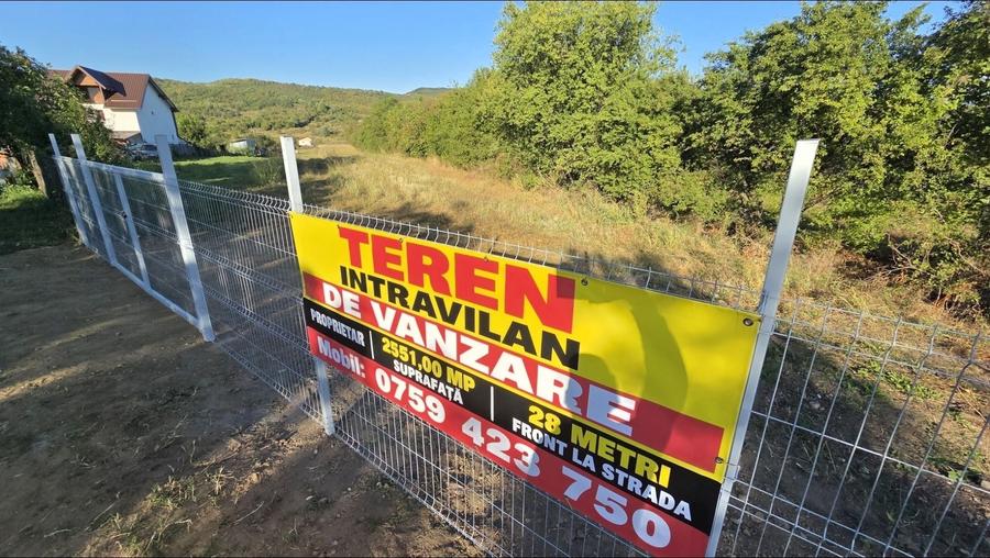 Teren de 2551 mp, în Măgureni
