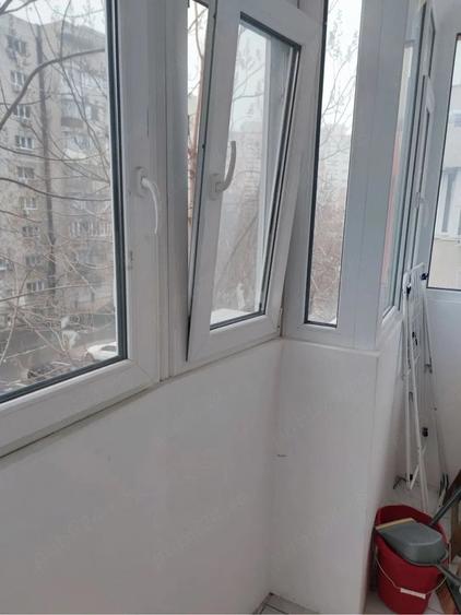 brancoveanu la metrou etaj 3 decomandat - 1
