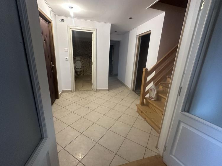 Casă cu 2 camere cu Teren 475 Mp în Sânpetru