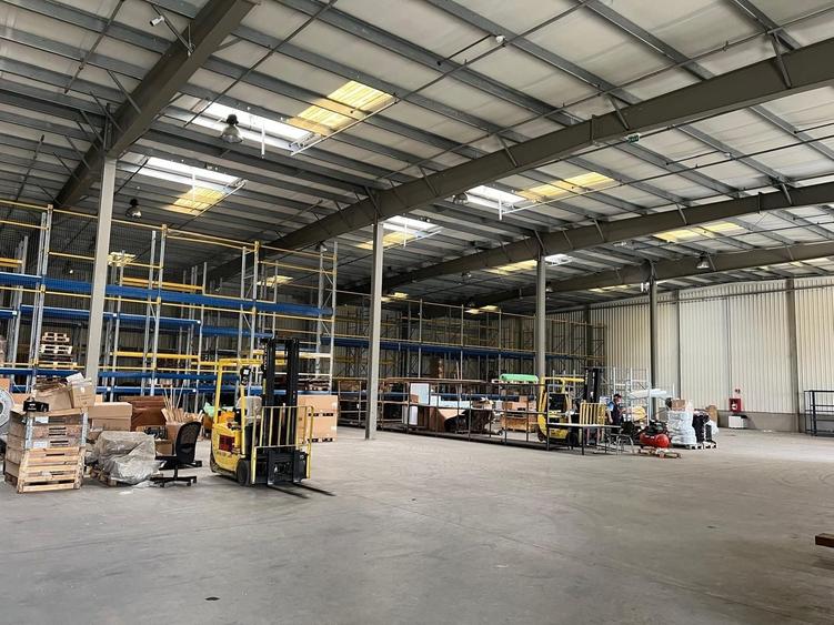 Spațiu industrial, de 2,400 mp, în Centura Nord