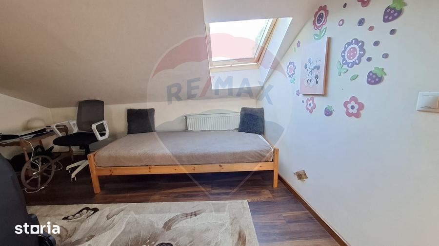 Casă cu 5 camere cu Teren 20 Mp în Central