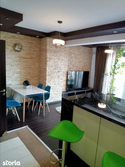 Apartament cu 3 camere în Cantemir