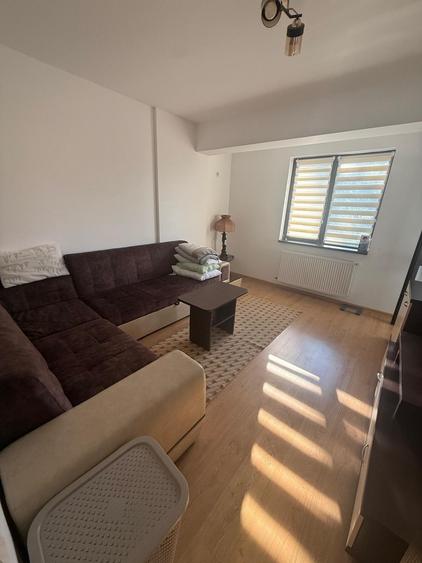 Apartament cu 2 camere decomandat în Apărătorii Patriei