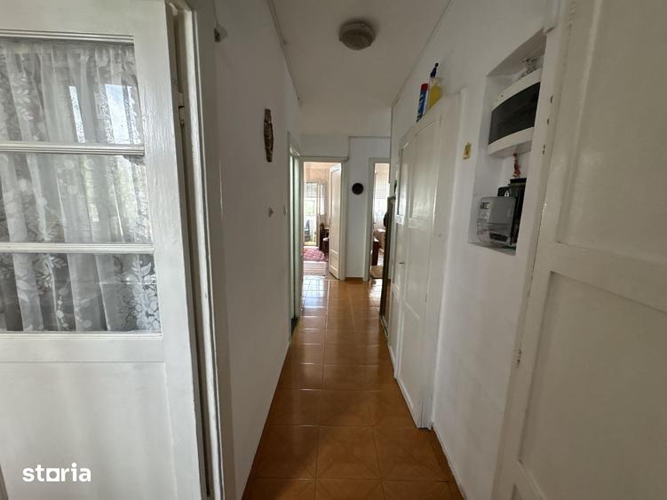 Apartament cu 4 camere în Victoriei