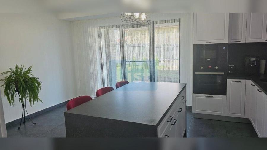 Casa ultrafinisata, garaj, panouri fotovoltaice - 14