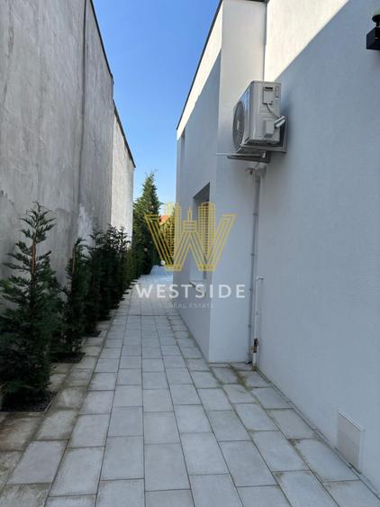Casă individuală cu 4 camere cu Garaj în Lunei