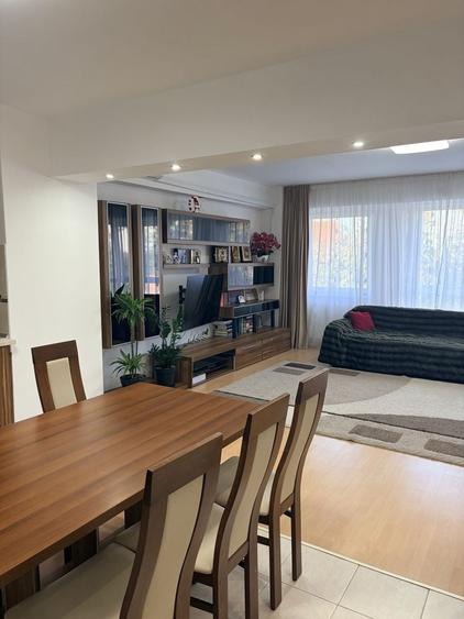 Apartament cu 2 camere decomandat în Iosia