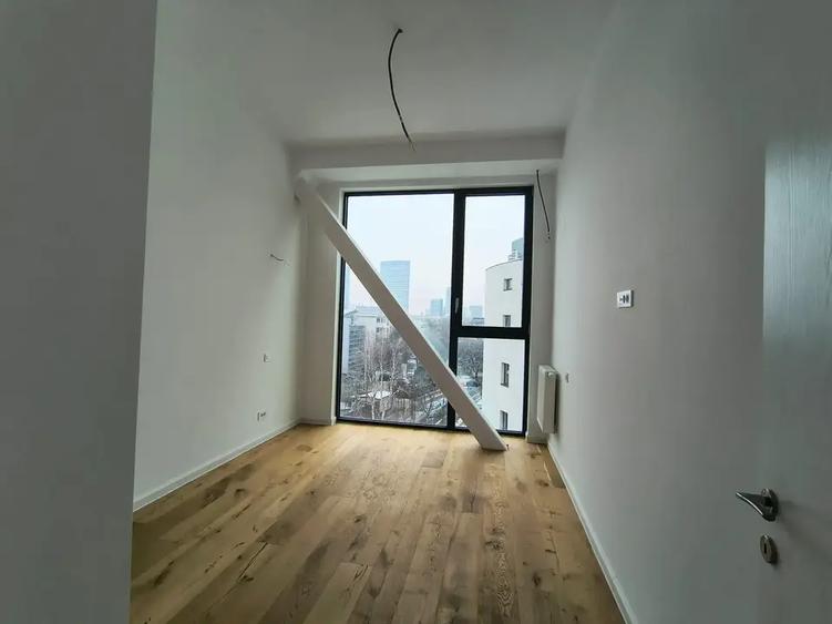 Apartament cu 4 camere decomandat în Aviației