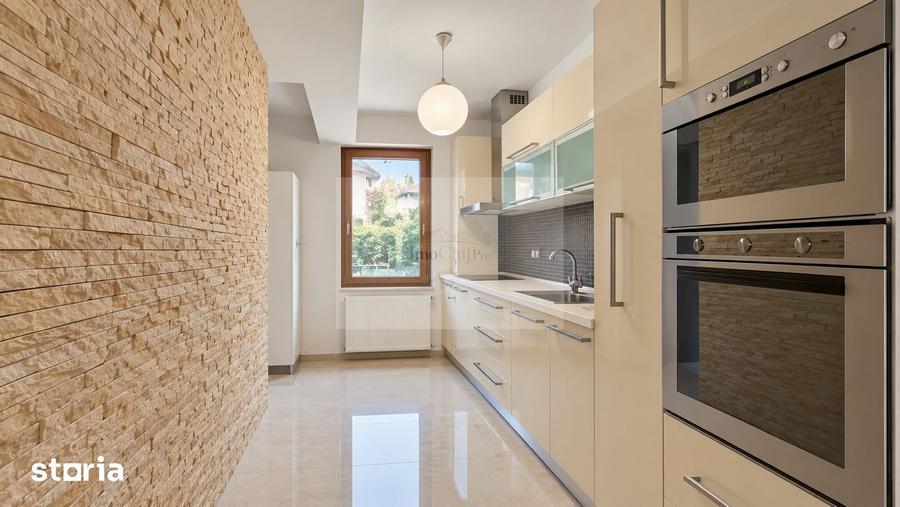 Casă cu 5 camere cu Teren 273 Mp în Feleacu
