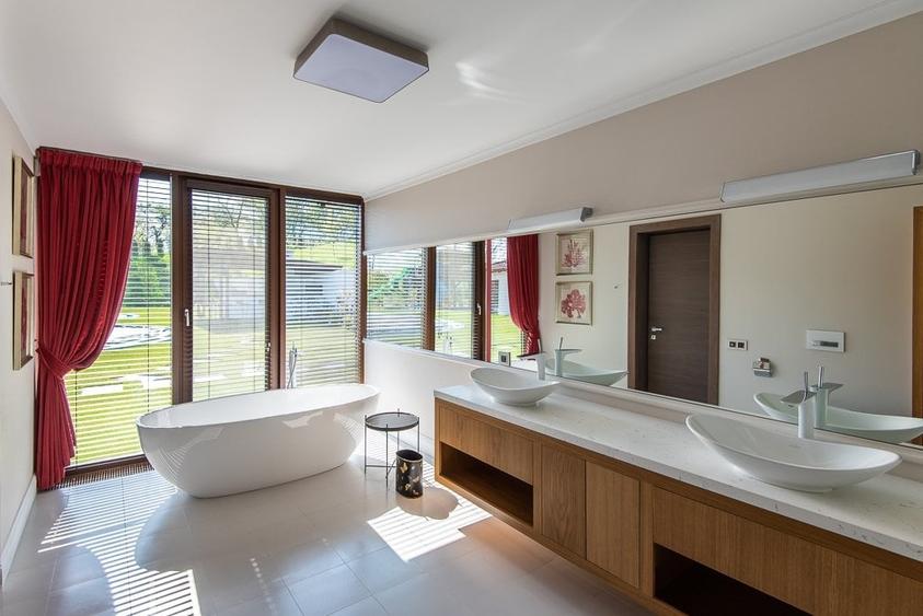 Casă individuală cu 8 camere cu Piscina în Exterior Sud