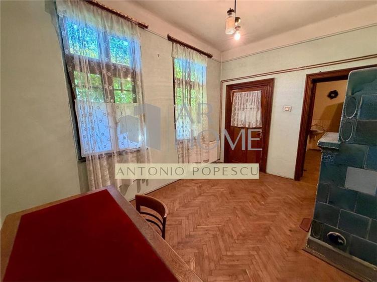 Casă individuală cu 6 camere cu Canalizare în Gheorghe Doja