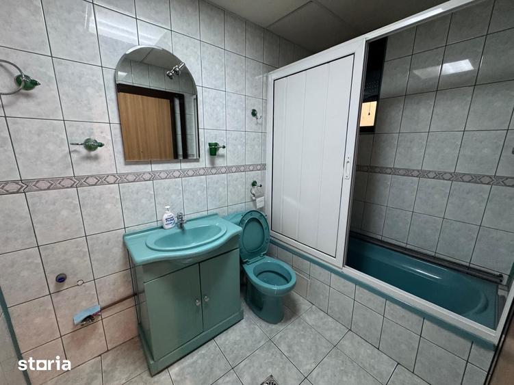 Apartament cu 4 camere decomandat în Cotroceni