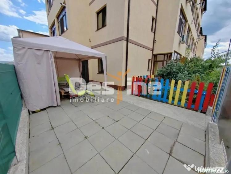 Apartament cu 3 camere decomandat în Valea Adâncă