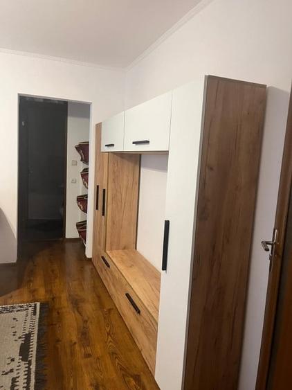 Apartament cu 2 camere semidecomandat, mobilat în Rădăuți