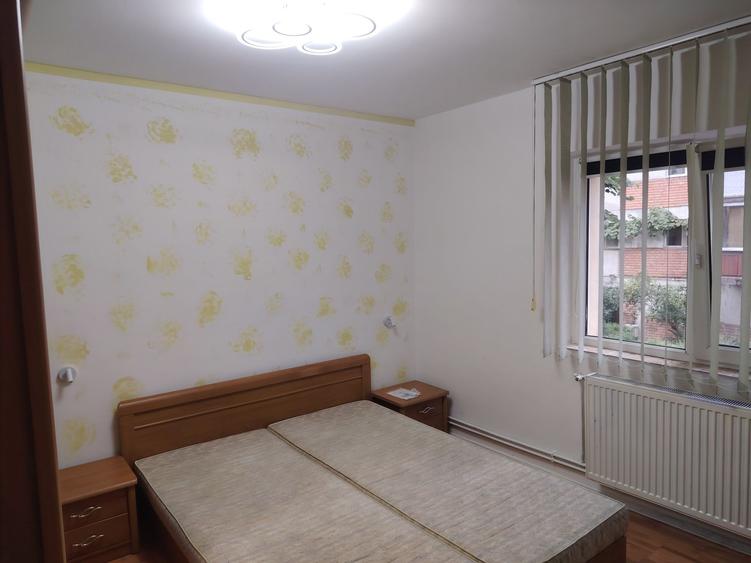 Apartament cu 3 camere decomandat în Bucovina