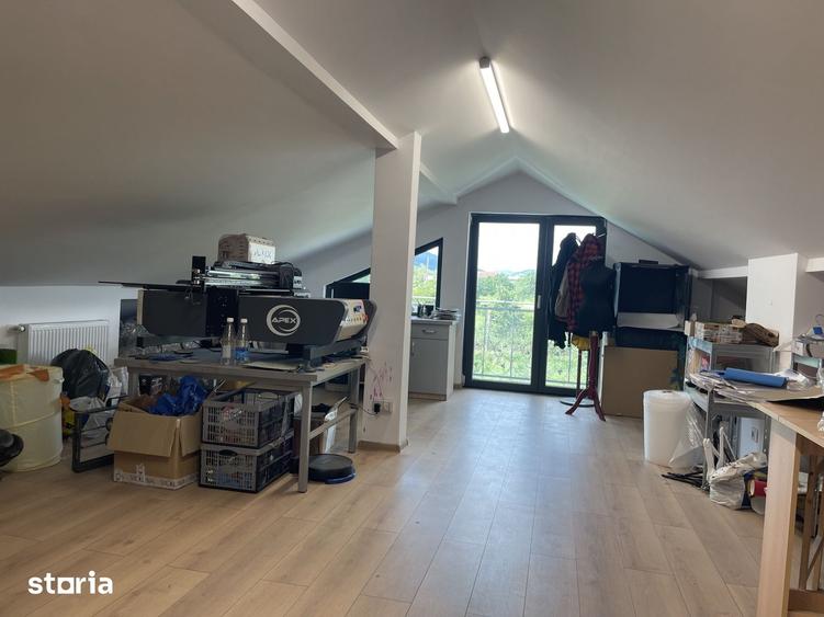 Casă cu 4 camere cu Teren 500 Mp în Central