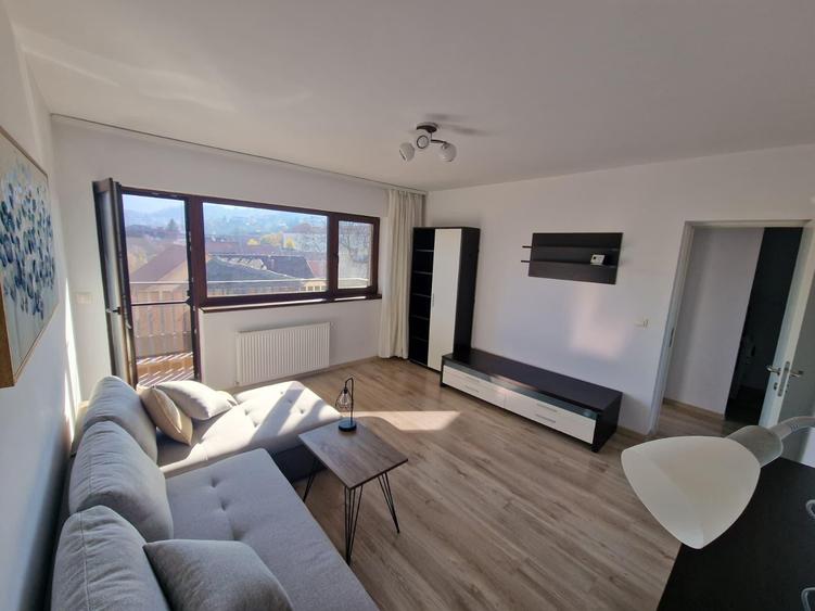 Apartament 2 camere de inchiriat, central, parcare privata - 1